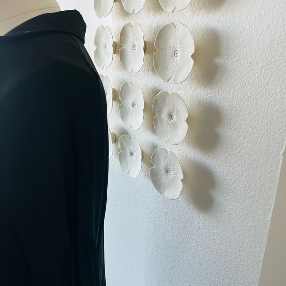 Pretty black blouse size large - Picture 5 of 6